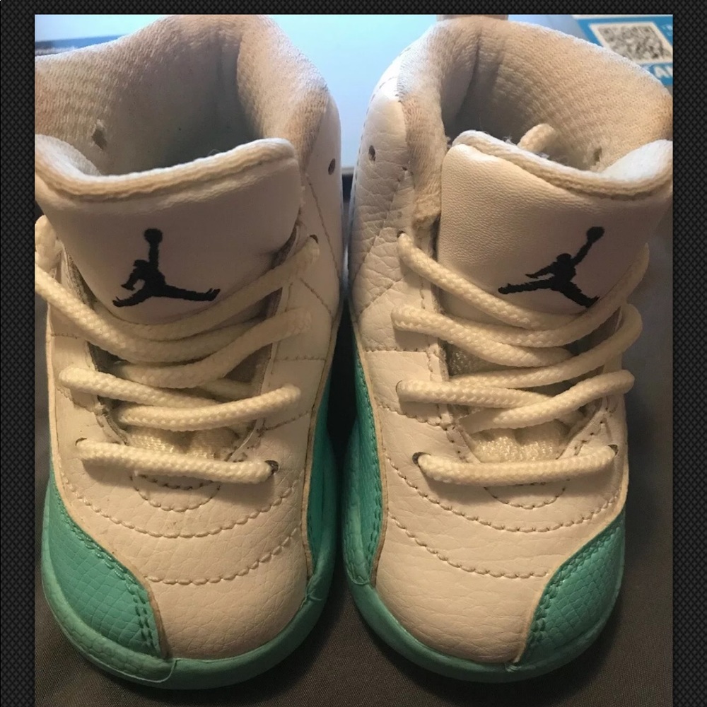 Retro Jordan 12’s 4c